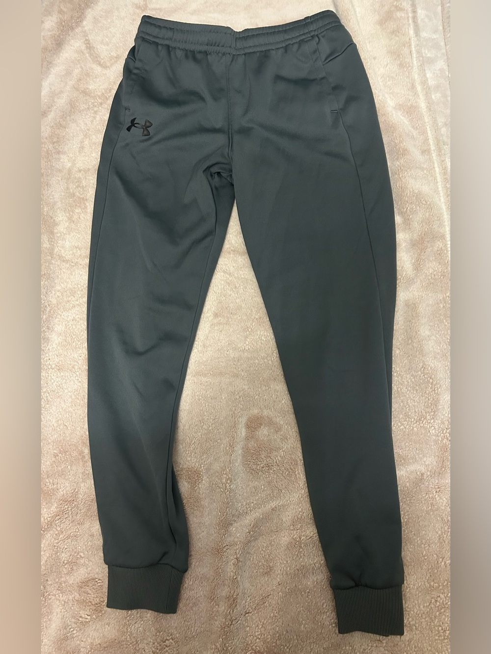 Under Armour boys youth large . Charcoal gray Jogger Pants.